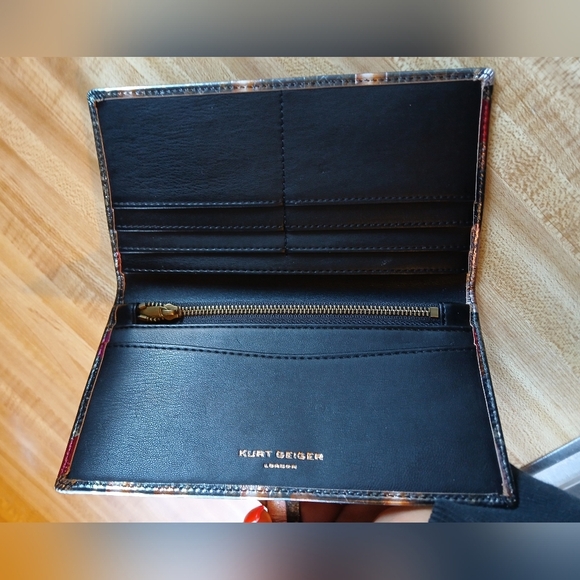 🔹️Kurt Geiger🔹️  💕RARE💕 Black and Multicolor Lipstick Print Clutch - Picture 13 of 13